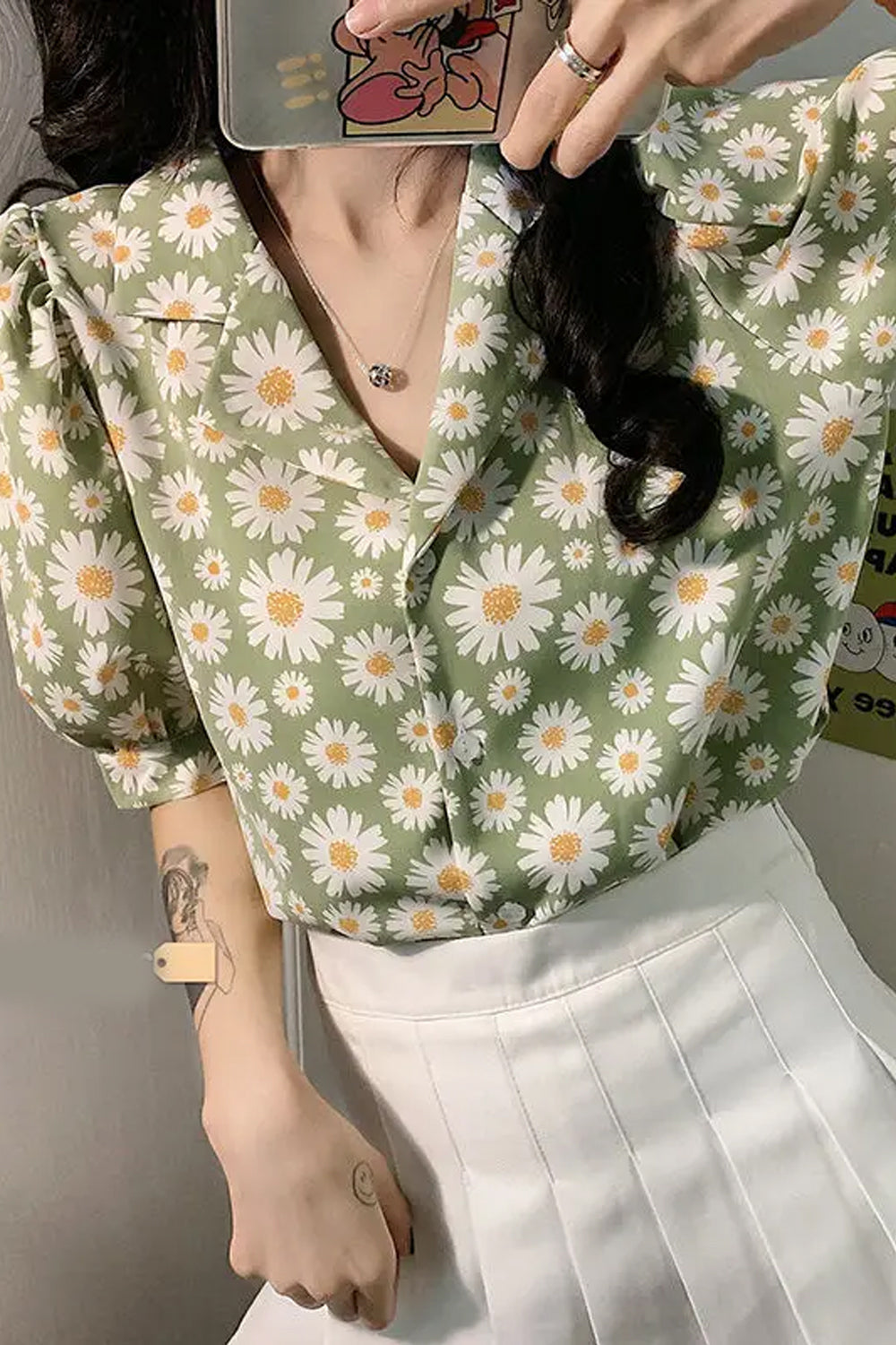 Short Sleeve Notched Daisy Pattern Blouse Shirts