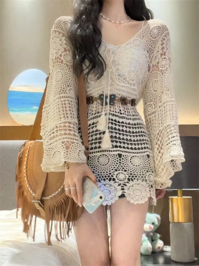 V-Neck Knitted Hollow Flare Sleeve Outer